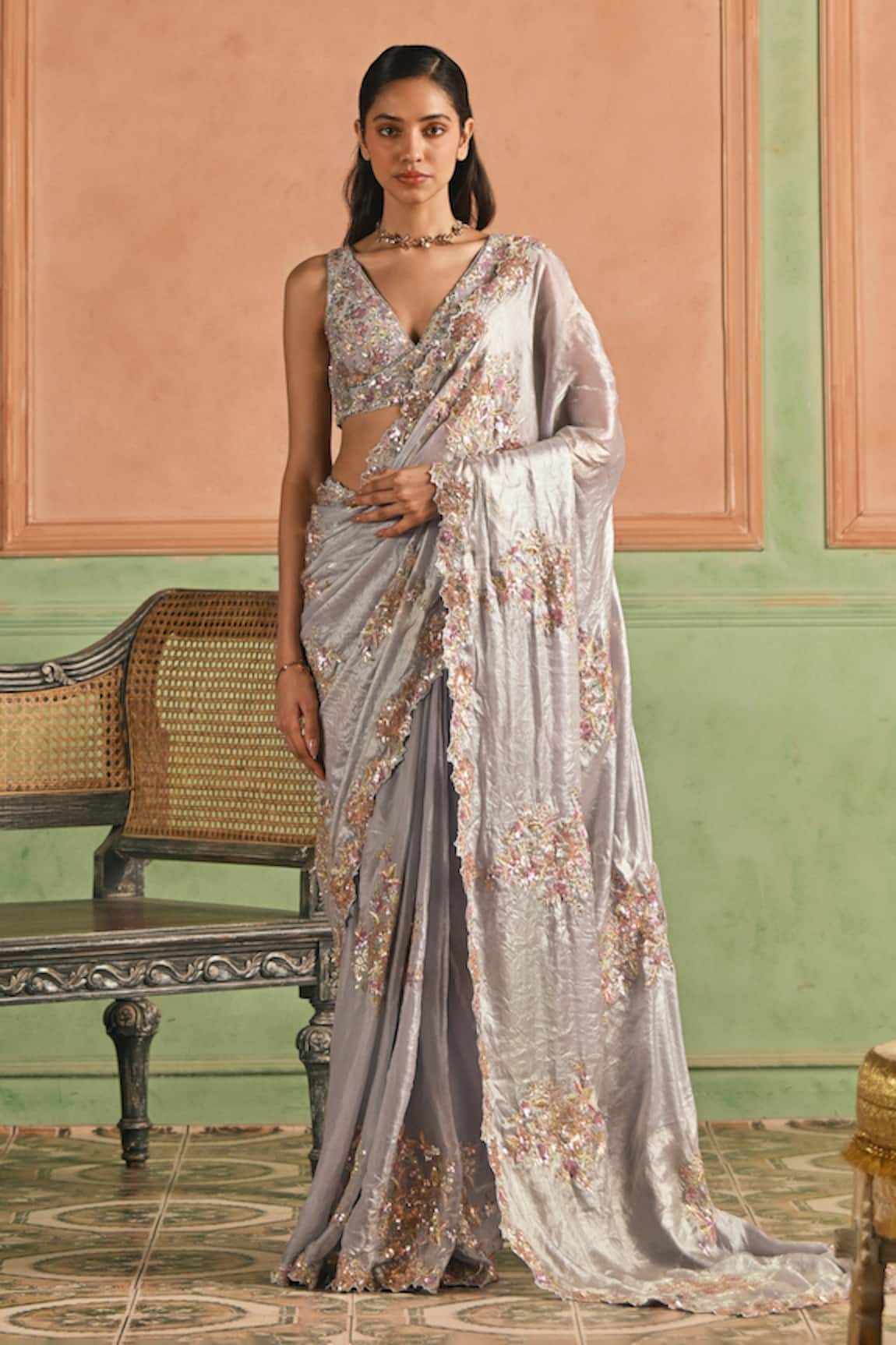 Lashkaraa Embroidered Saree With Blouse