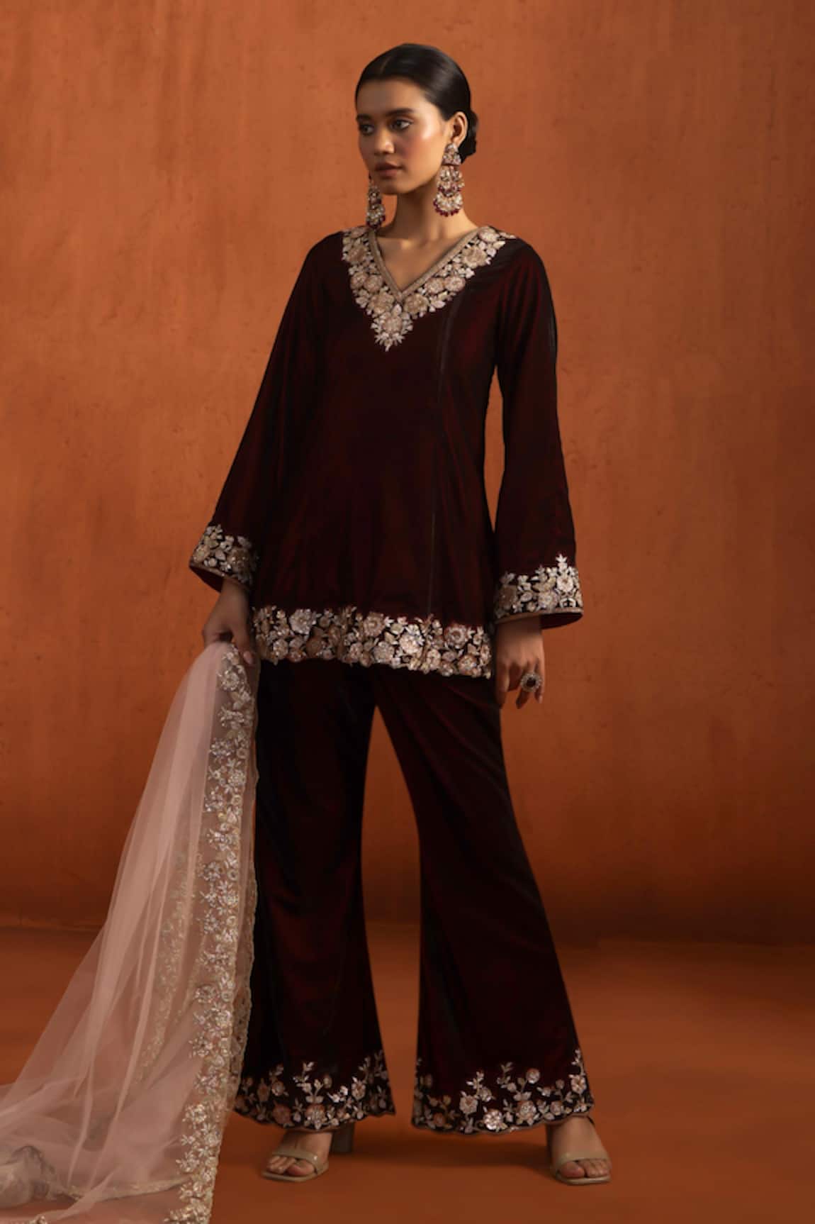 Lashkaraa Velvet Embroidered Kurta Pant Set