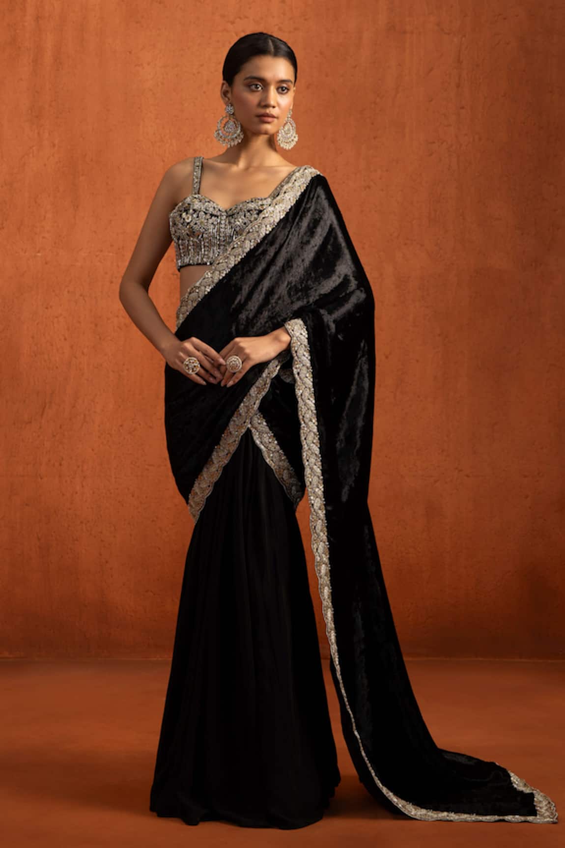 Lashkaraa Embroidered Border Pre-Draped Saree Set