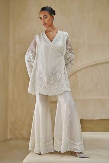 Pankaj & Nidhi Aetermis In Blooming Embroidered Kurta Set 