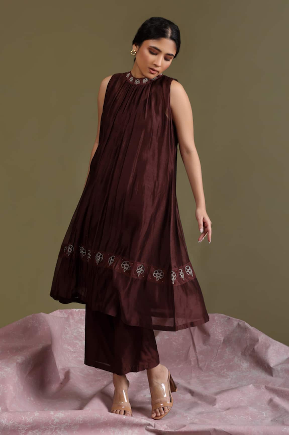 Chokhi Chorri Avira Sleeveless Kurta Pant Set 