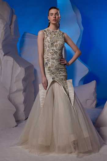 Samant Chauhan Embroidered Fish-Cut Gown 