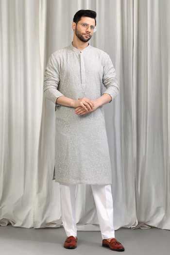 Aham-Vayam Harshollas Embroidered Kurta Set 