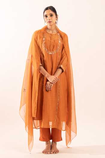 Tatwa Resham Embroidery Chanderi Kurta Set with Dupatta 
