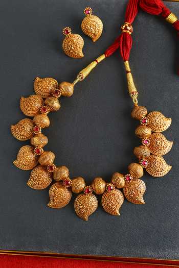 Mero Jewellery Handcrafted Silver Necklace and Earrings Set 