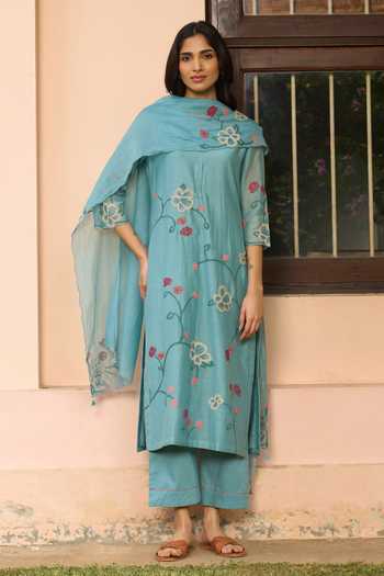 Vaayu Applique Muslin Cotton Kurta Set with Dupatta 