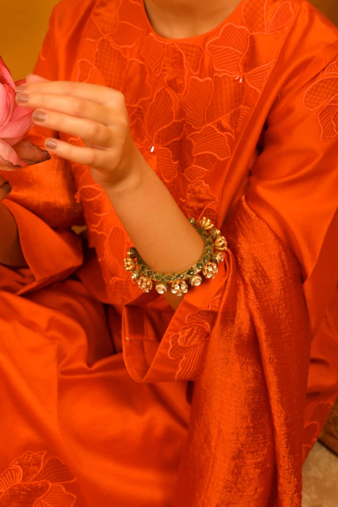 Kaari Harini Floral Carved Kada 