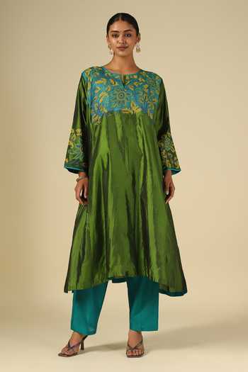 LATHA PUTTANNA Silk Thread Embroidered Kurta Set 