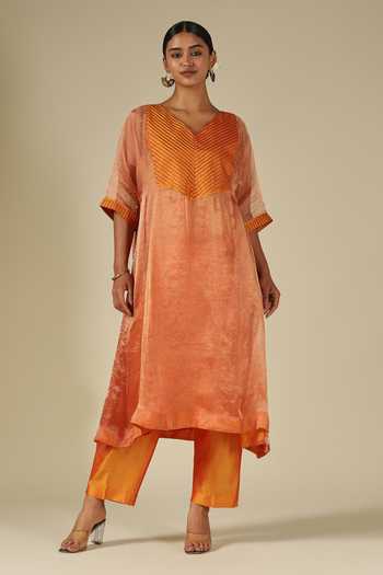 LATHA PUTTANNA Contrast Yoke Kurta Set 
