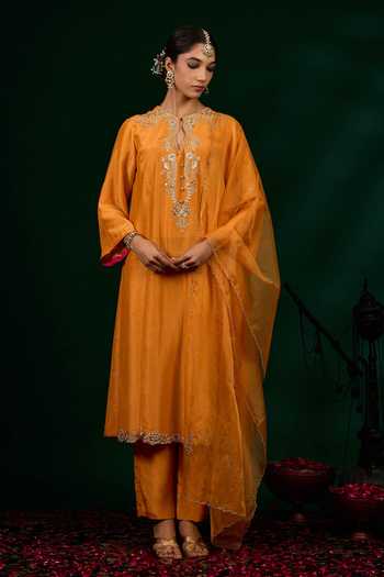 Omana By Ranjana Bothra Taraani Embroidered Kurta Set 