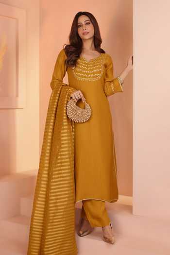 Karaj Jaipur Crushed Tissue Kurta Set 