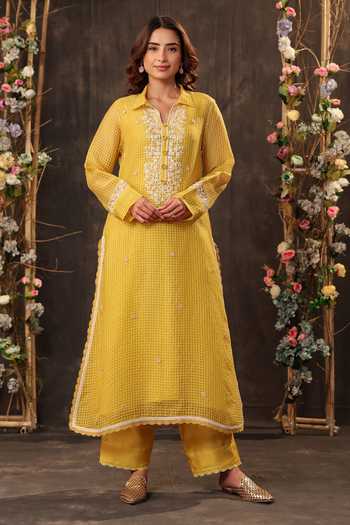 Label Niti Bothra Floral Embroidered Kurta & Pant Set 