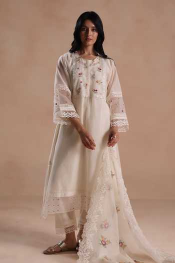 Begum Siara Yoke Embroidered Kurta Set 