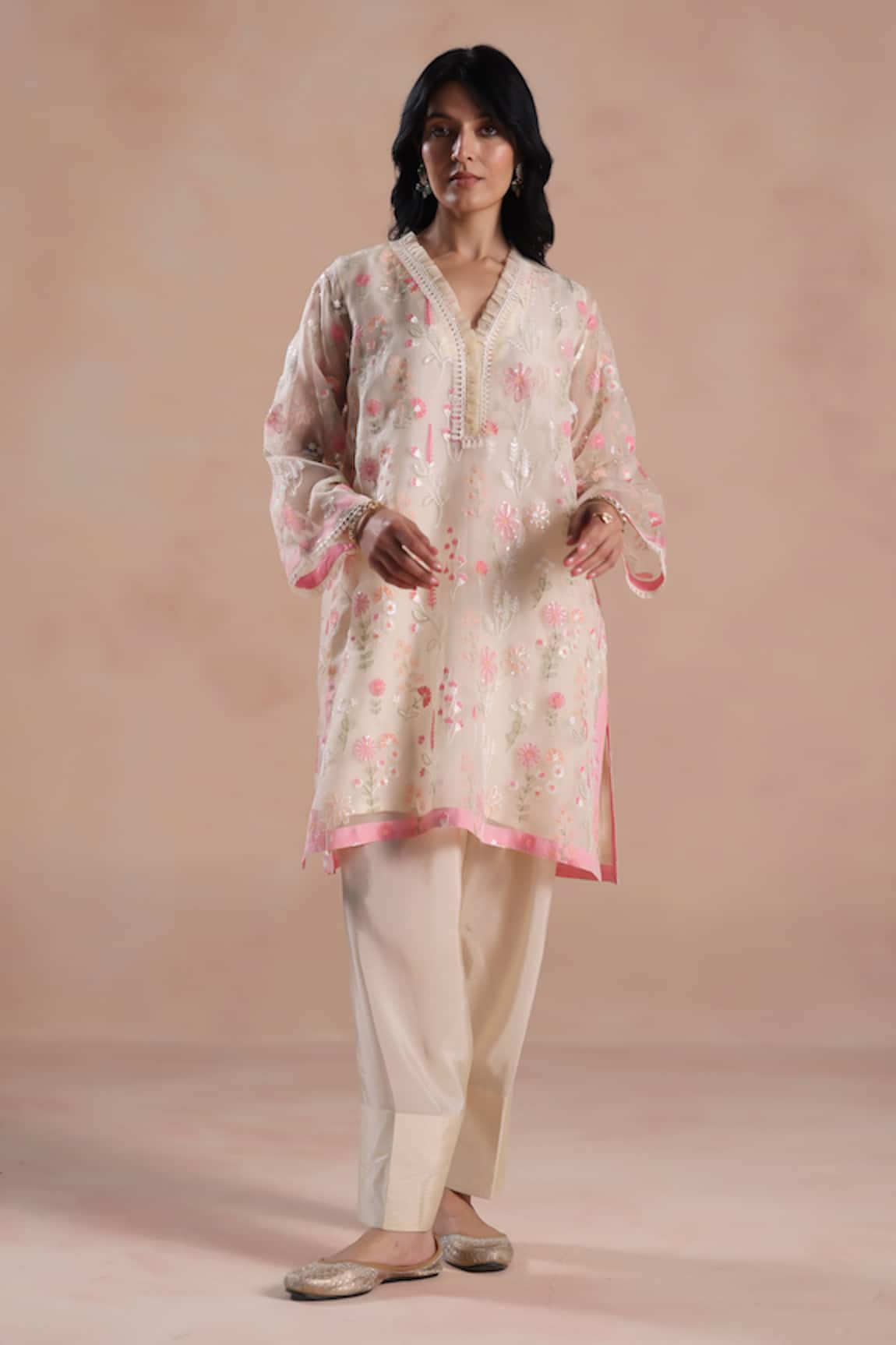 Begum Eraya Embroidered Kurta & Pant Set