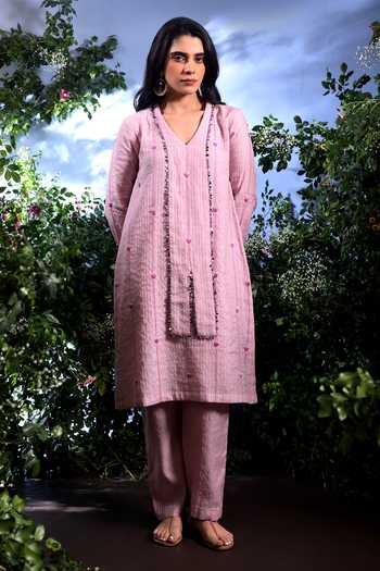 Taisha Sukriti Stripe Pattern Kurta & Pant Set 