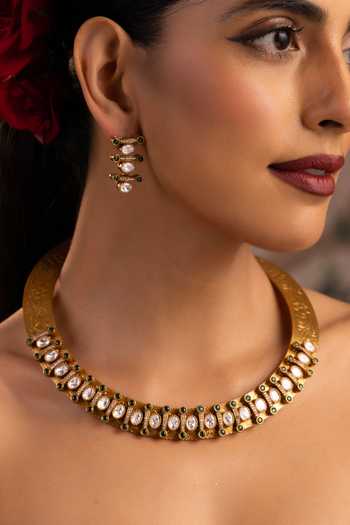 Swabhimann Emerald Polki Carved Hasli Necklace & Earrings Set 