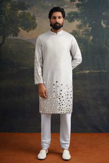 Thetaa Hand Embroidered Kurta Set 