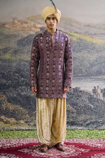 Itrh Baijanti Brocade Silk Velvet Kurta Set 