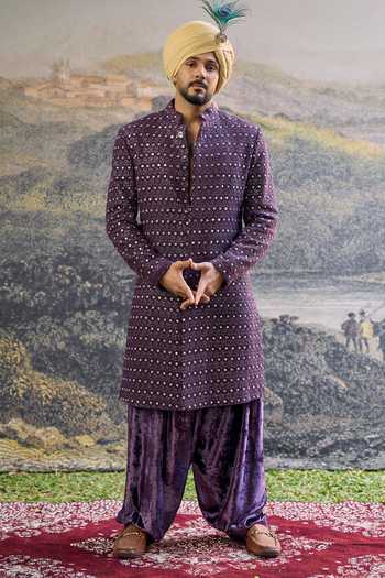Itrh Rajtoran Chikankari Sherwani & Pant Set 