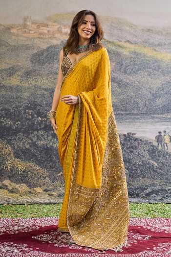 Itrh Pehr Crepe Saree Set 
