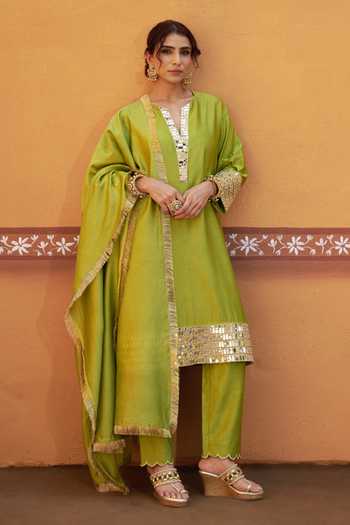 Thetaa Mirror Hand Embroidered Kurta Set 
