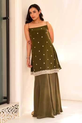 Shahmeen Husain Butti Embroidered Kurta & Palazzo Set 