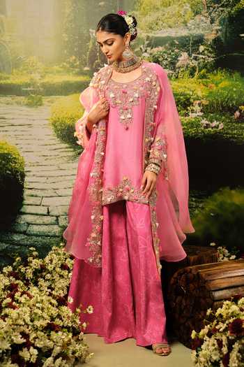 Priyaa Yalina Embroidered Kurta Set 