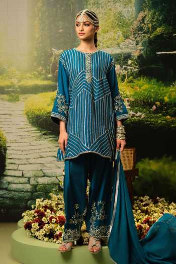 Priyaa Sameera Embroidered Kurta Set 