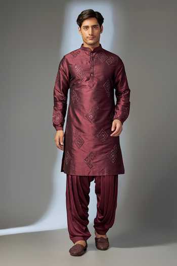 Salil Bhatia Mirror Embroidered Kurta Set 