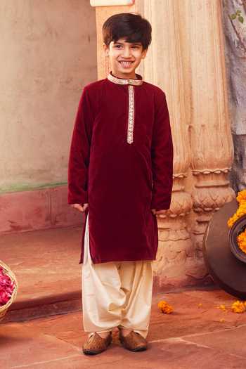 Chotibuti Velvet Kurta & Pyjama Set 