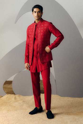 Amaare Raktavajra Embroidered Bundi & Kurta Set