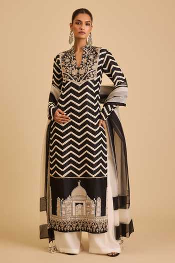 Siddartha Tytler Embroidered Chevron Pattern Kurta Set 