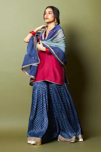 Pants And Pajamas Neel Kiran Embroidered Kurta Set 