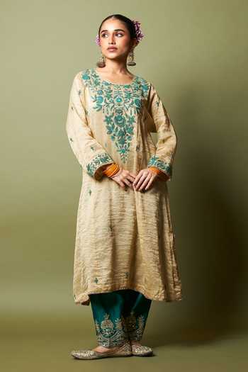 Pants And Pajamas Chand Moti Embroidered Kurta & Pant Set 