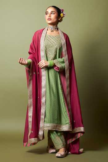 Pants And Pajamas Zewara Embroidered Kurta Set 