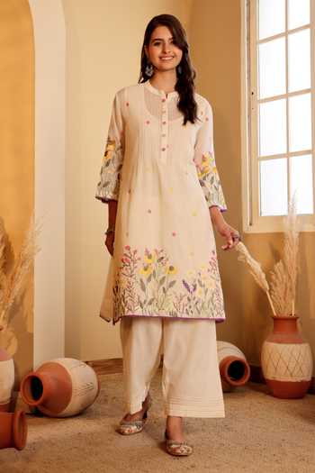 Sonali Methi Mul Chanderi Thread Work Kurta & Pant Set 