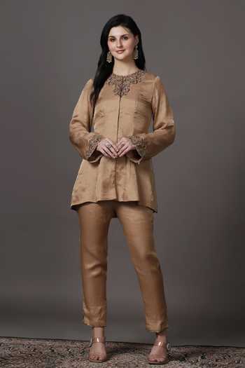 Pooja Peshoria Placement Embroidered Kurta & Pant Set 