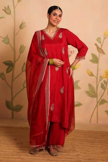 Pouli Pret Ashna Zardozi Embroidered Kurta Set 
