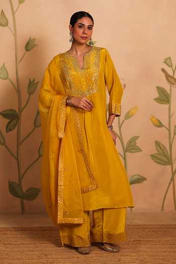 Pouli Pret Sheesh Mirror Embroidered Kurta Set 