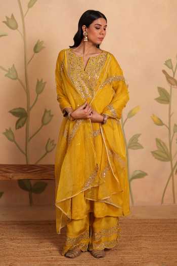 Pouli Pret Zohra Mirror Embroidered Kurta Set 
