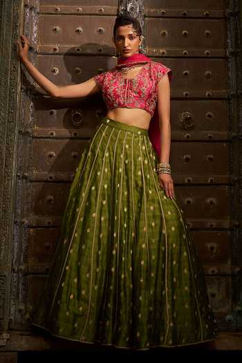 Hirika & Dhruti Banarasiya Scattered Butti Work Lehenga Set 