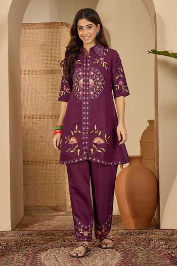Jhambthreads Embroidered Kurta & Pant Set 
