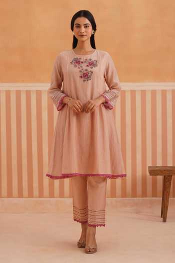 OMI Embroidered Mul Chanderi Kurta & Pant Set 