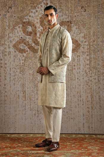 Asuka Embroidered Bundi Kurta Set 