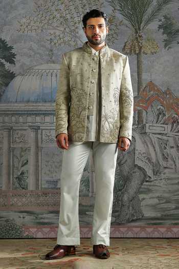 Asuka Embroidered Bandhgala & Pant Set 