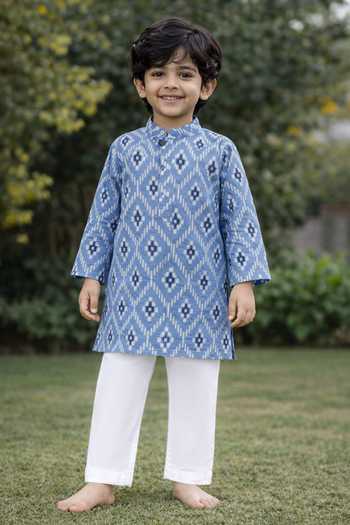 Pankhuri By Priyanka Ikat Print Kurta Set 