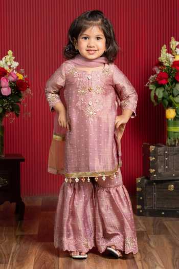 Kirti Agarwal - Pret N Couture Embroidered Kurta Set 