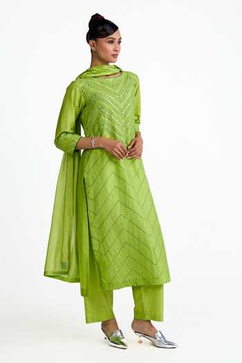 Naina Jain Bandhani Chevron Pattern Silk Kurta Set 