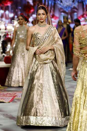 Itrh Zarika Tissue Lehenga Set 