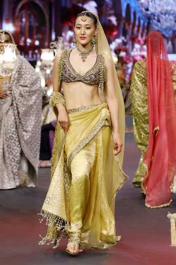 Itrh Pehrang Tissue Saree With Blouse 